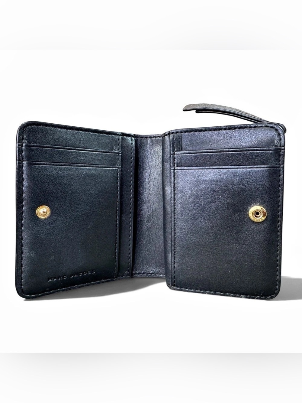 Marc Jacobs Empire City, Mini Compact Leather Coin Wallet in Gray - Picture 4 of 10